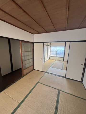 城垣町テラスハウスの和室