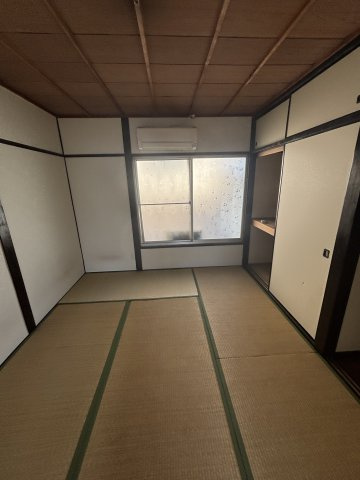 城垣町テラスハウスの和室
