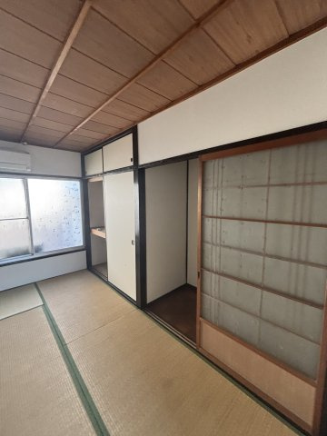 城垣町テラスハウスの和室