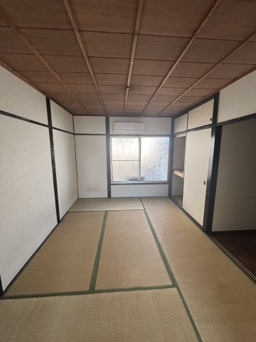 城垣町テラスハウスの和室