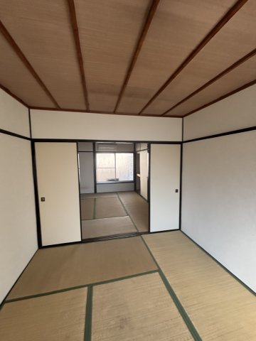 城垣町テラスハウスの和室