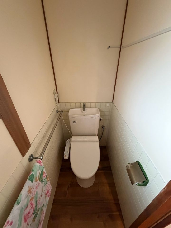 津田新町戸建のトイレ