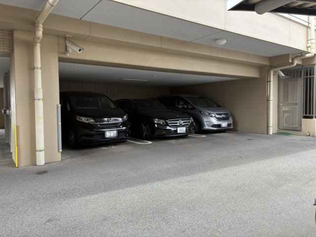 サングレート博多ロイヤルパークの駐車場