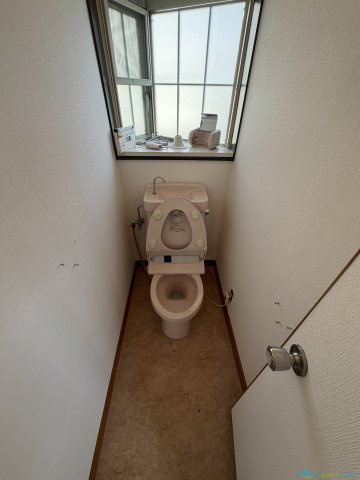 秦野市東田原　中古戸建のトイレ
