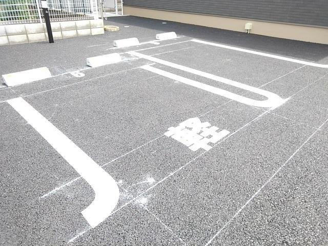 オッティモ・フトゥーロⅡの駐車場