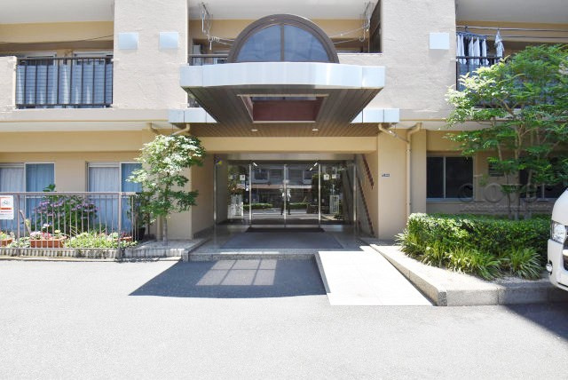 【エントランス】 | 東建滝野川マンション | マンションの「顔」ともいうべきエントランス部分です。～即日のご見学可能～　お問合せはお気軽に。
