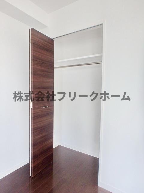 三鷹市下連雀４丁目の賃貸マンションの収納