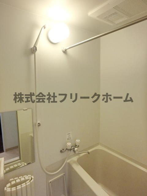 三鷹市下連雀４丁目の賃貸マンションの浴室