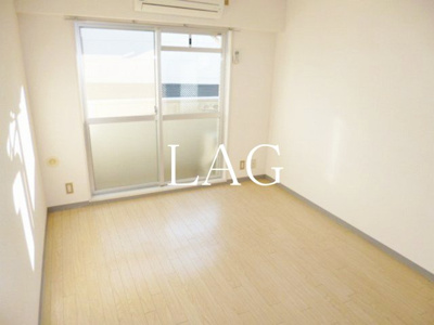 【居間・リビング】 | サカエフラット元住吉 | 洋室のお部屋です。