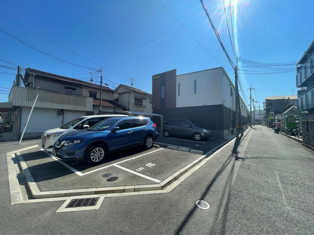 イーグルソシアの駐車場