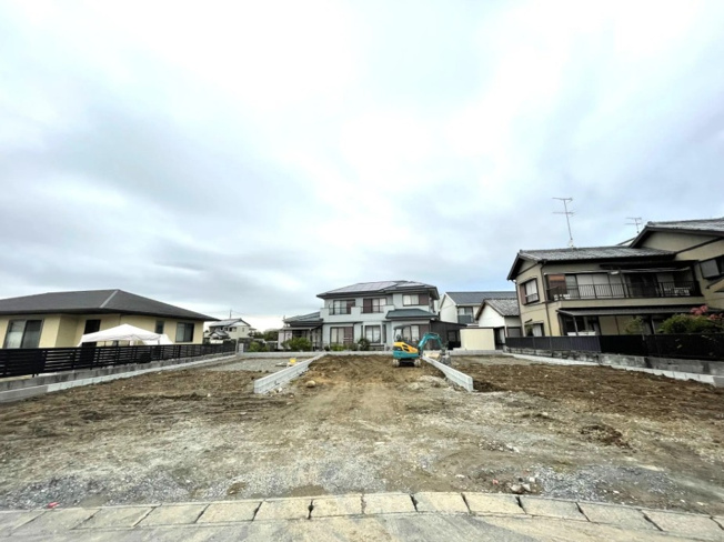 【外観】 | 浜松市浜名区小松 新築一戸建て 3号棟 | 現在建築中の外観画像です。ご内覧は同じメーカーの完成物件へご案内いたしますので、いつでもご相談ください！