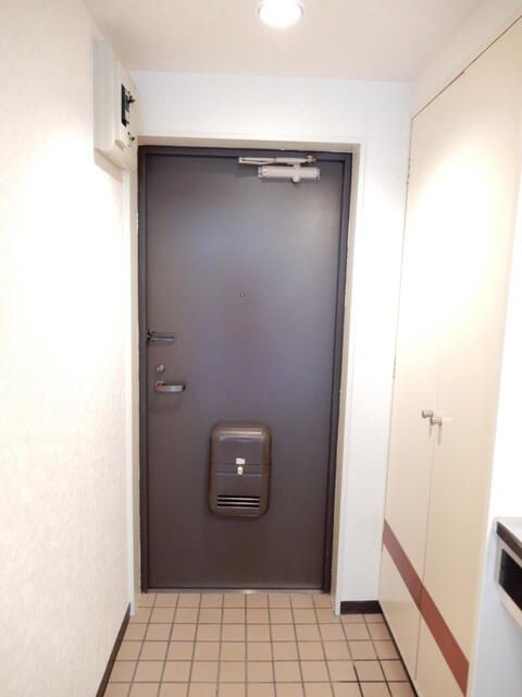 アクネス大泉の玄関