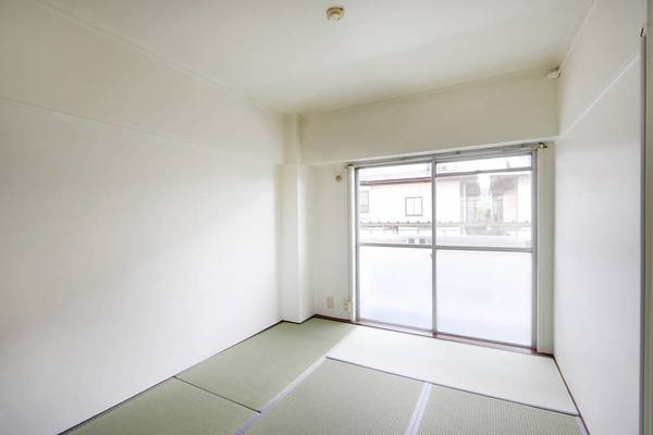 ビレッジハウス高木1号棟の居間・リビング|ビレッジハウスの同一物件・同一タイプの間取りの写真です
