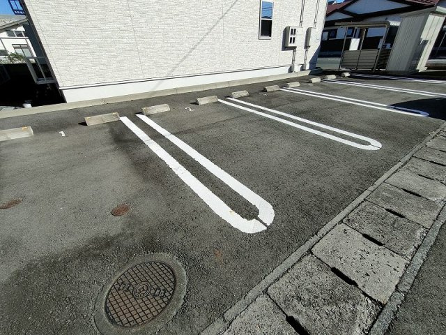 コスメニアの駐車場