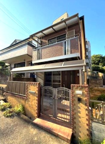 大谷町1丁目の外観|駅まで徒歩4分。通勤にも外出にもアクセス良好。家族でおでかけすることも増えそうですね。
