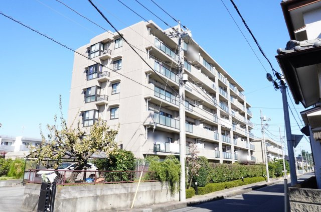 プランヴェール越谷の外観