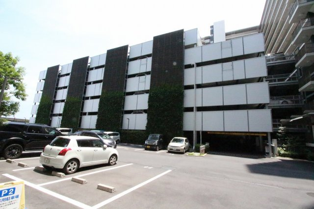 グランセンス吉川美南ステーションコートの駐車場|駐車場に車を止められます