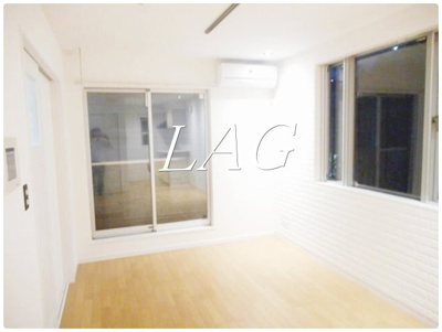【居間・リビング】 | ｔｗ．ｒａｉｎｂｏｗ　Ｉ | 洋室のお部屋です。