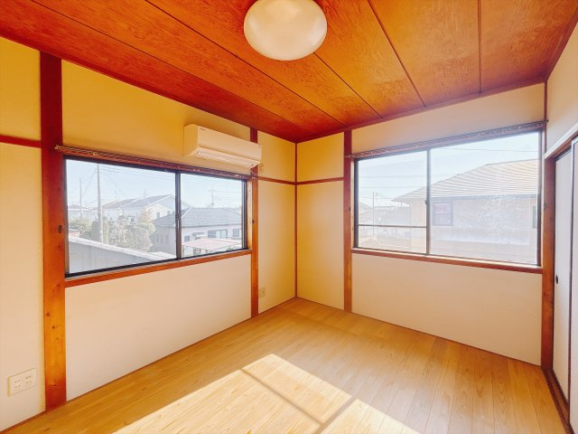 【中古戸建】伊勢崎市馬見塚町の洋室|■洋室｜子供部屋のメリットは「自立心を養うことができる」「自分で整理整頓できるようになる」そして、お子様が成長した際には「プライバシーを確保できる」といい事だらけ♪
