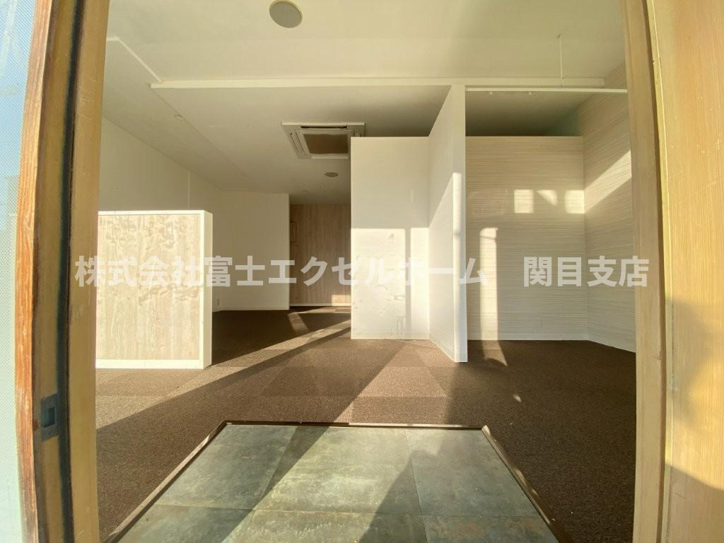 YONEDA BUILDINGのエントランス