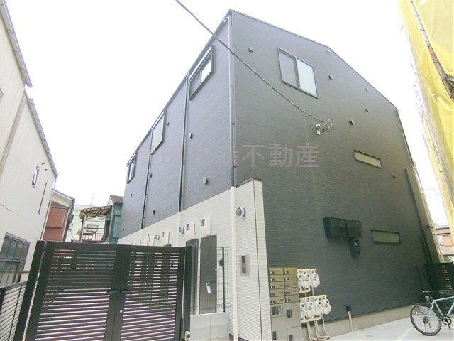 ルシェル羽田の外観|2023年6月築　木造地上3階建て総戸数9戸
東京都大田区羽田2丁目　京急空港線大鳥居駅徒歩8分