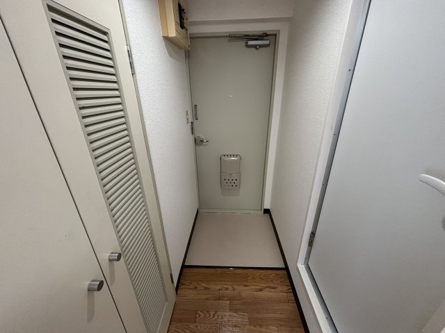 牛込パークハイツの玄関