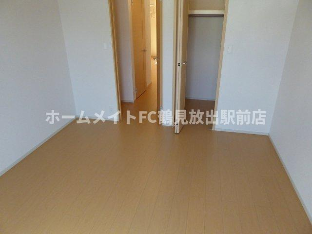 東大阪市楠根２丁目のアパートの洋室