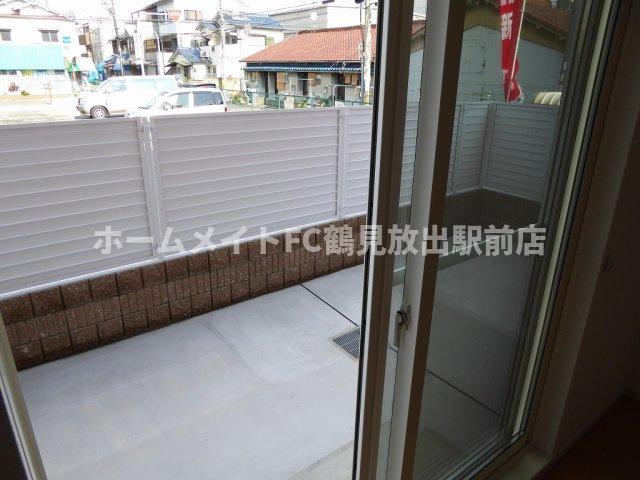 東大阪市楠根２丁目のアパートのバルコニー