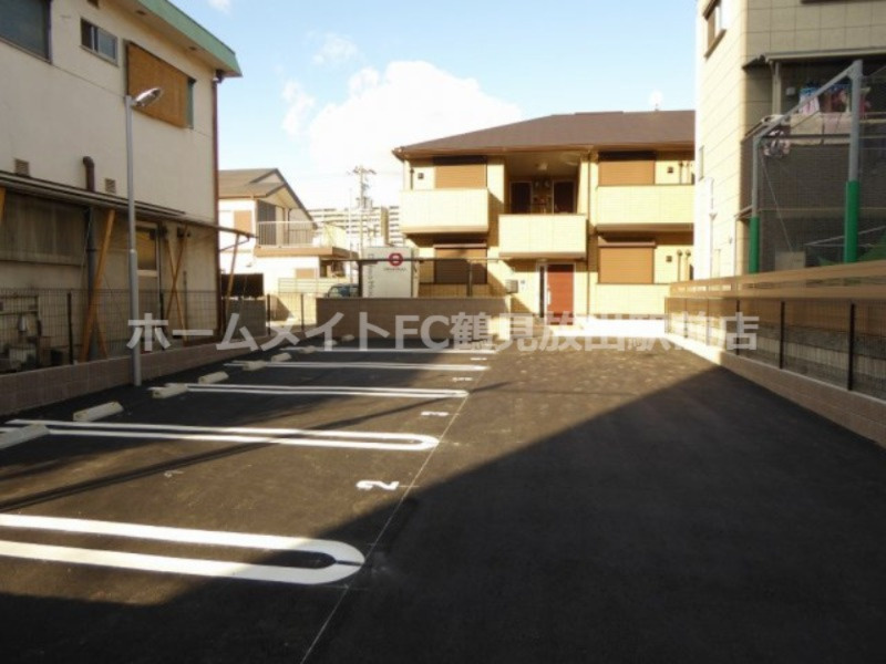 大阪市城東区諏訪２丁目のハイツの駐車場