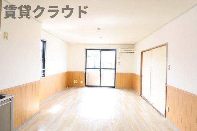 フラワーヒルズ　Bの居間・リビング|ゆったりとした居間です