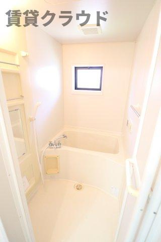 フラワーヒルズ　Bの浴室|コンパクトで使いやすいお風呂です