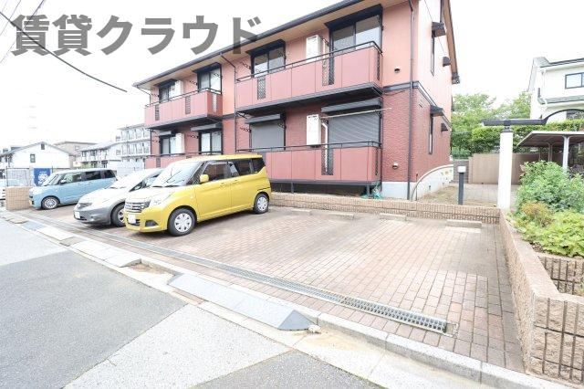 フラワーヒルズ　Bの駐車場|駐車場があります