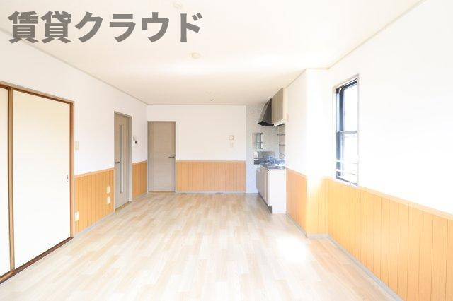 フラワーヒルズ　Bの居間・リビング|使いやすい居間です