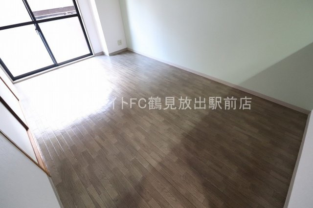 大阪市鶴見区諸口４丁目の賃貸マンションの居間・リビング