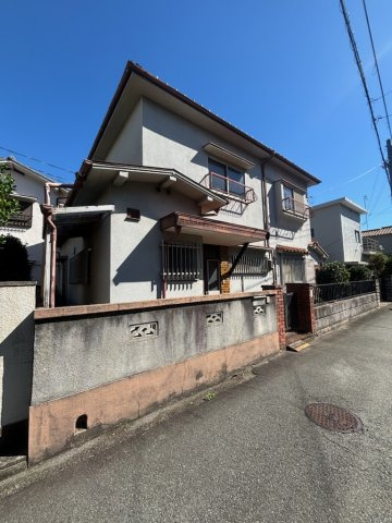 魚住町清水　古家付き土地の外観