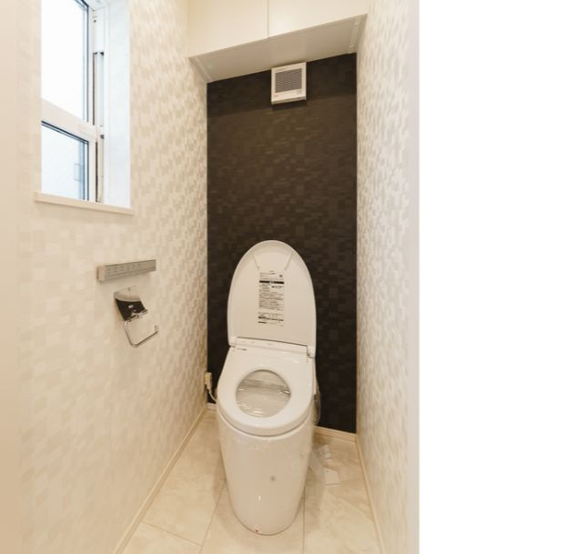 赤坂7丁目戸建のトイレ|ゆったりとした空間のトイレです