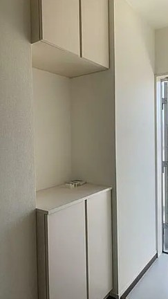 グランカーサ高根台の玄関