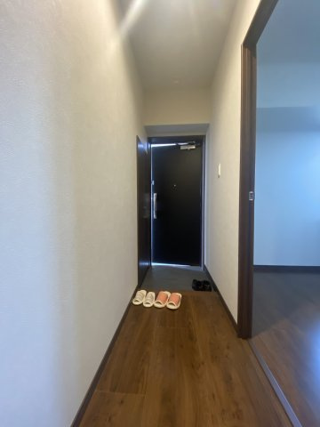 マンションRの玄関