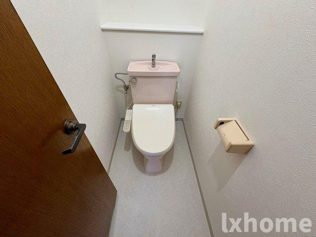 リバーサイド千里丘のトイレ|コンパクトで使いやすいトイレです