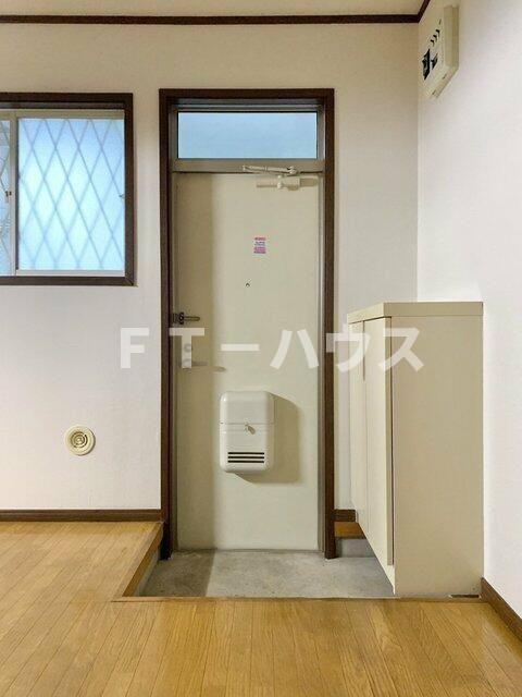 キャロットハイツの玄関