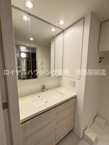 ※別部屋参考写真☆三面鏡付きの独立洗面台☆