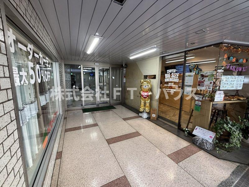 マンション市川のエントランス