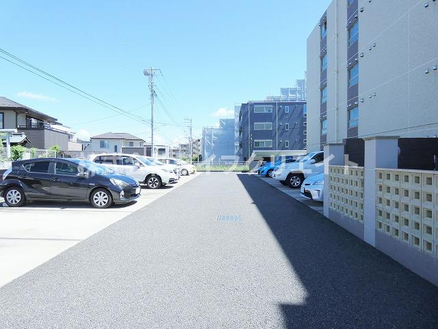 ブルージュの駐車場