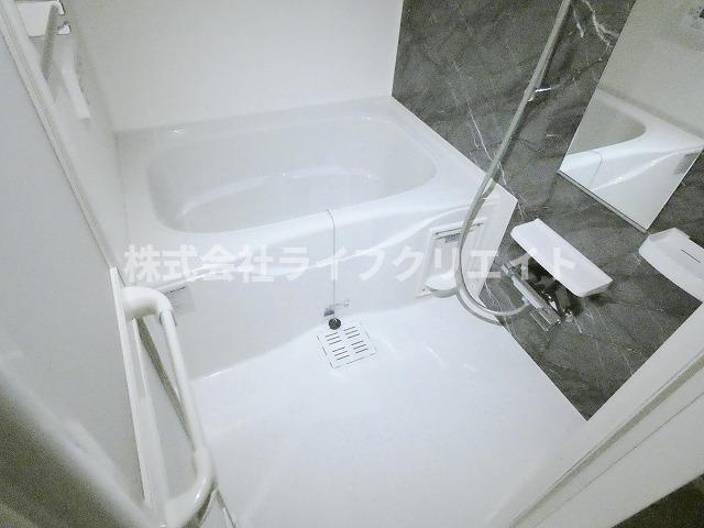ブルージュの浴室