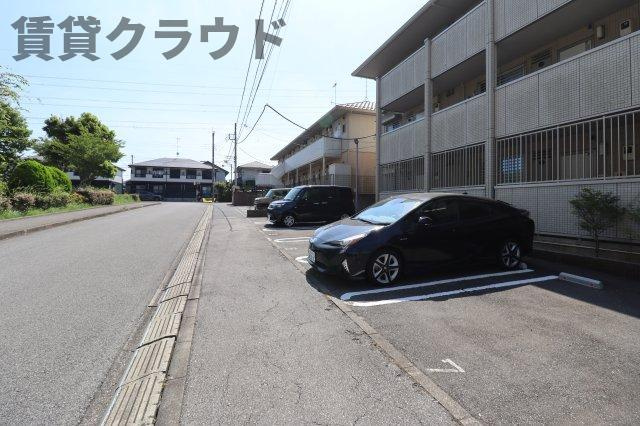 プリムヴェールの駐車場|駐車スペースもあります