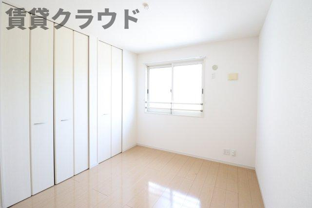 プリムヴェールの寝室|落ち着いた色調の寝室です