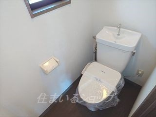 フォブールTESHIMAのトイレ|温水洗浄便座・窓あり