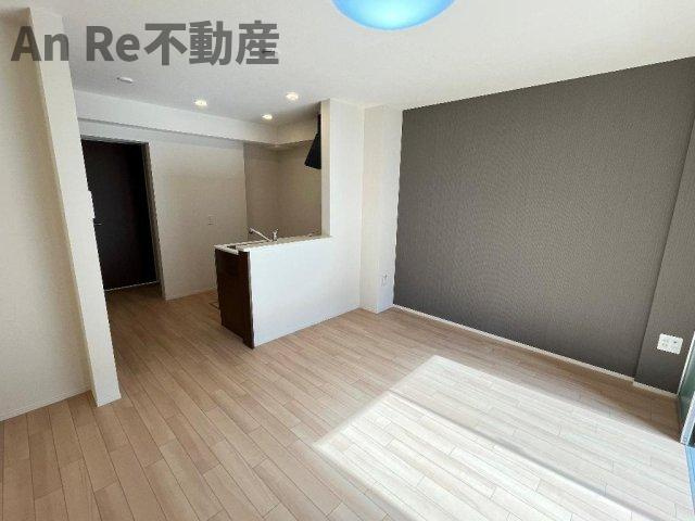 川口市差間３丁目のアパートの居間・リビング