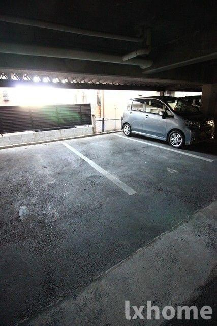 ＭＩＳＴＲＡＬ千里丘の駐車場