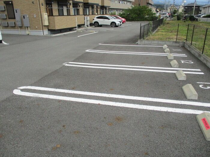 グリーン　リーフ　アベニューの駐車場
